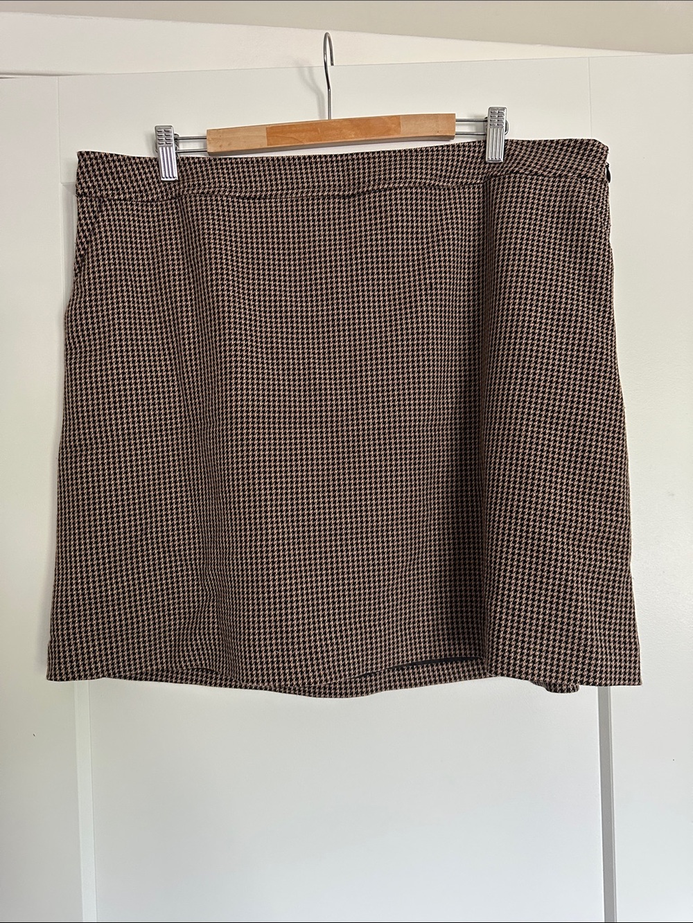 Ricki's Brown Houndstooth Mini Skirt